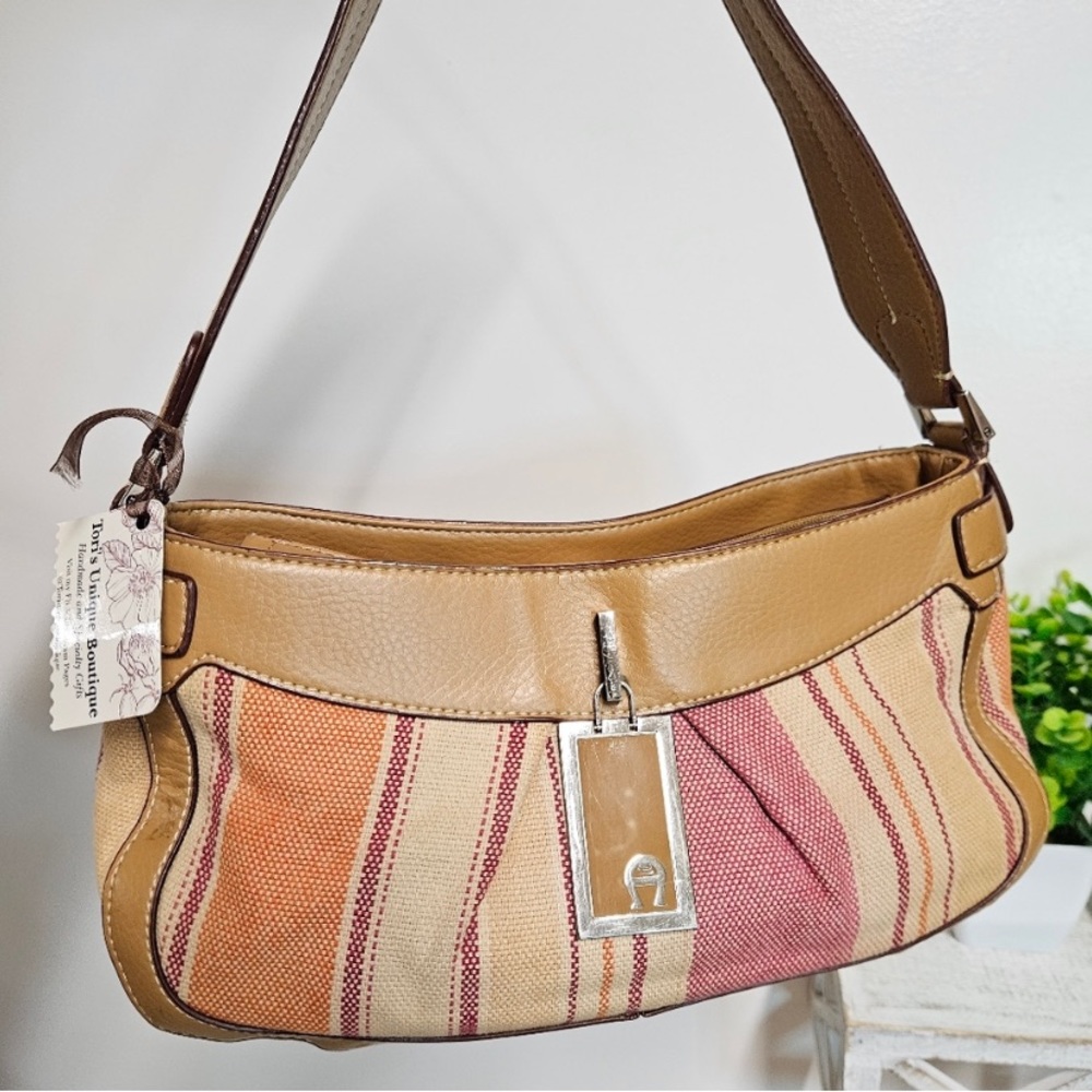 EUC Etienne Aigner Savannah Shoulder Bag
